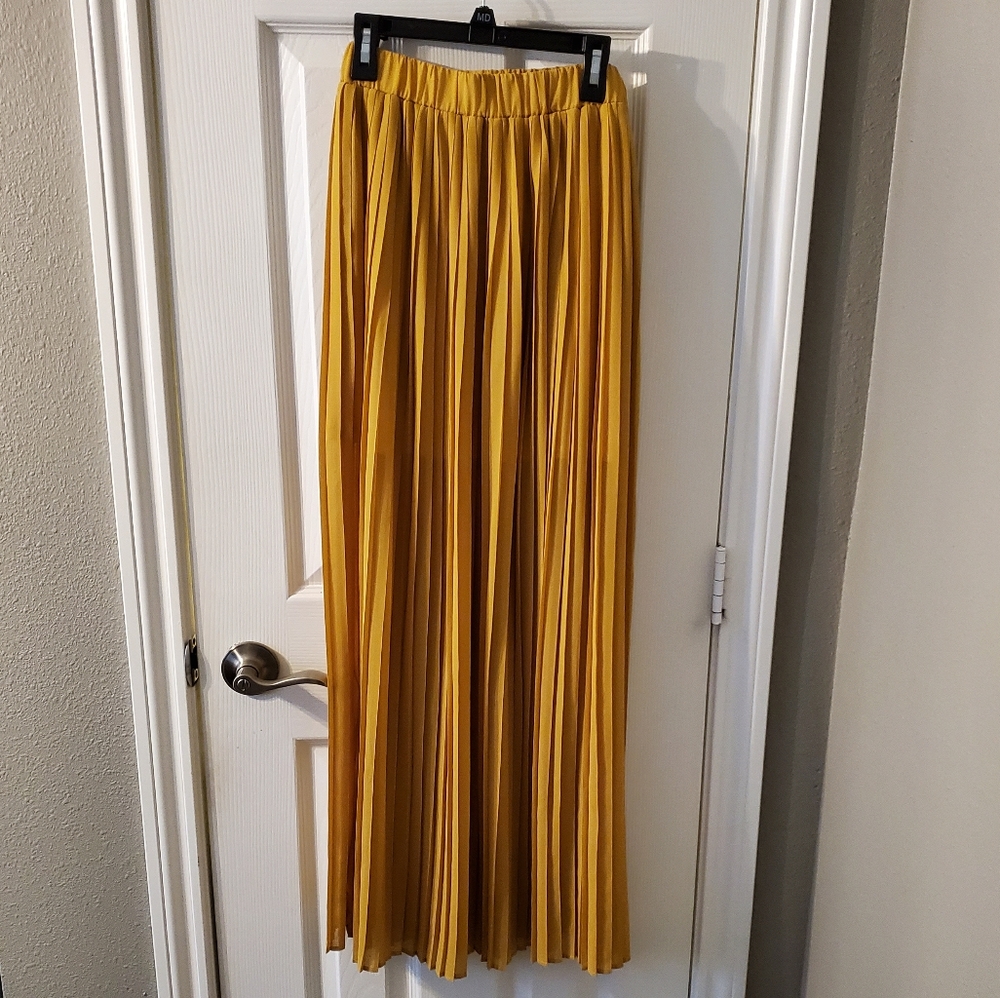 Mustard Maxi Skirt sz Small